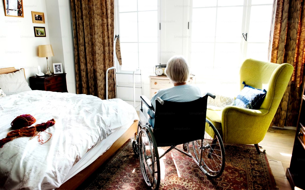 Maintien à domicile : accompagnement discret à la maison